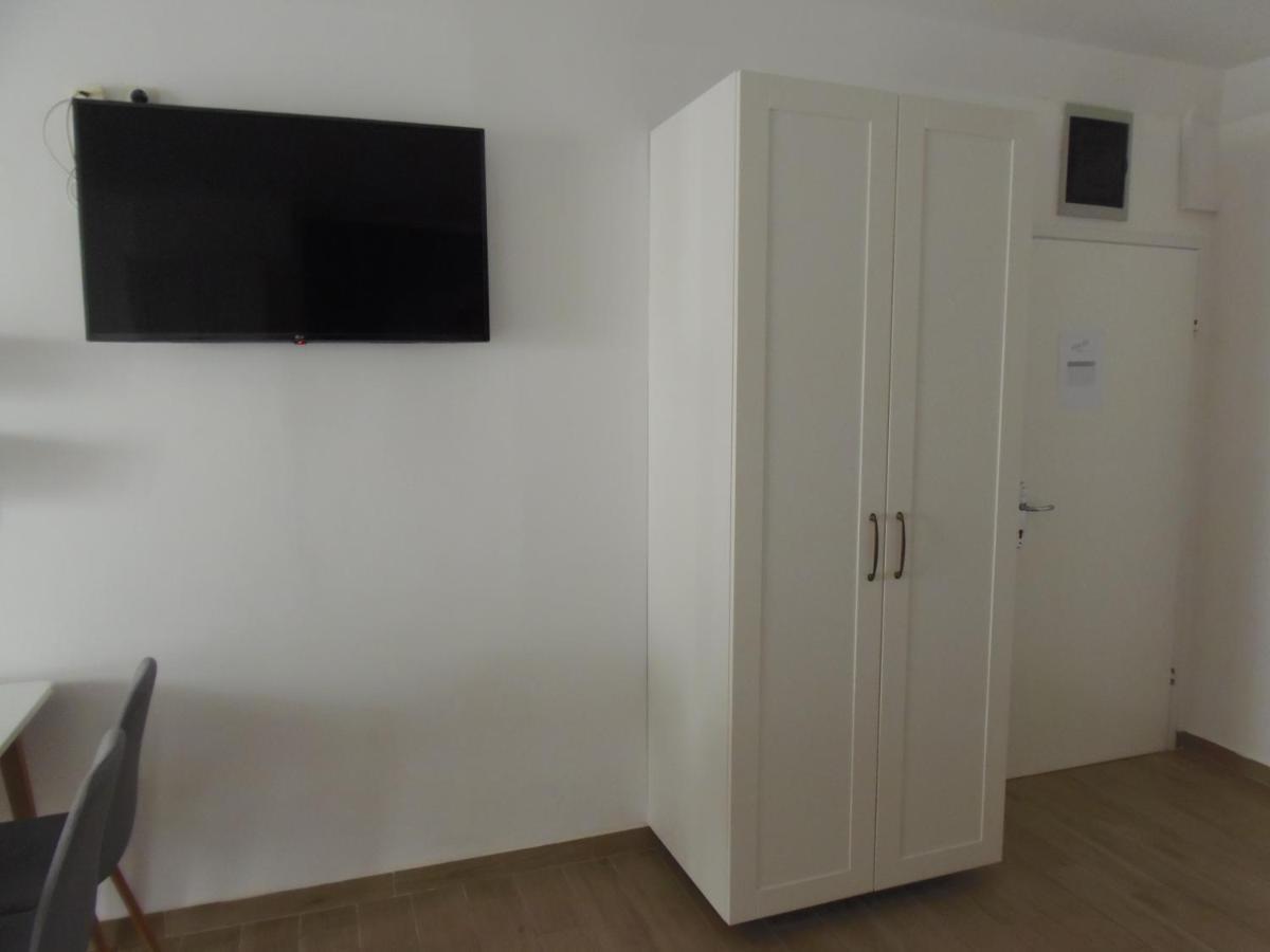 Villa Rajski Dvor 2 Bol Exteriör bild