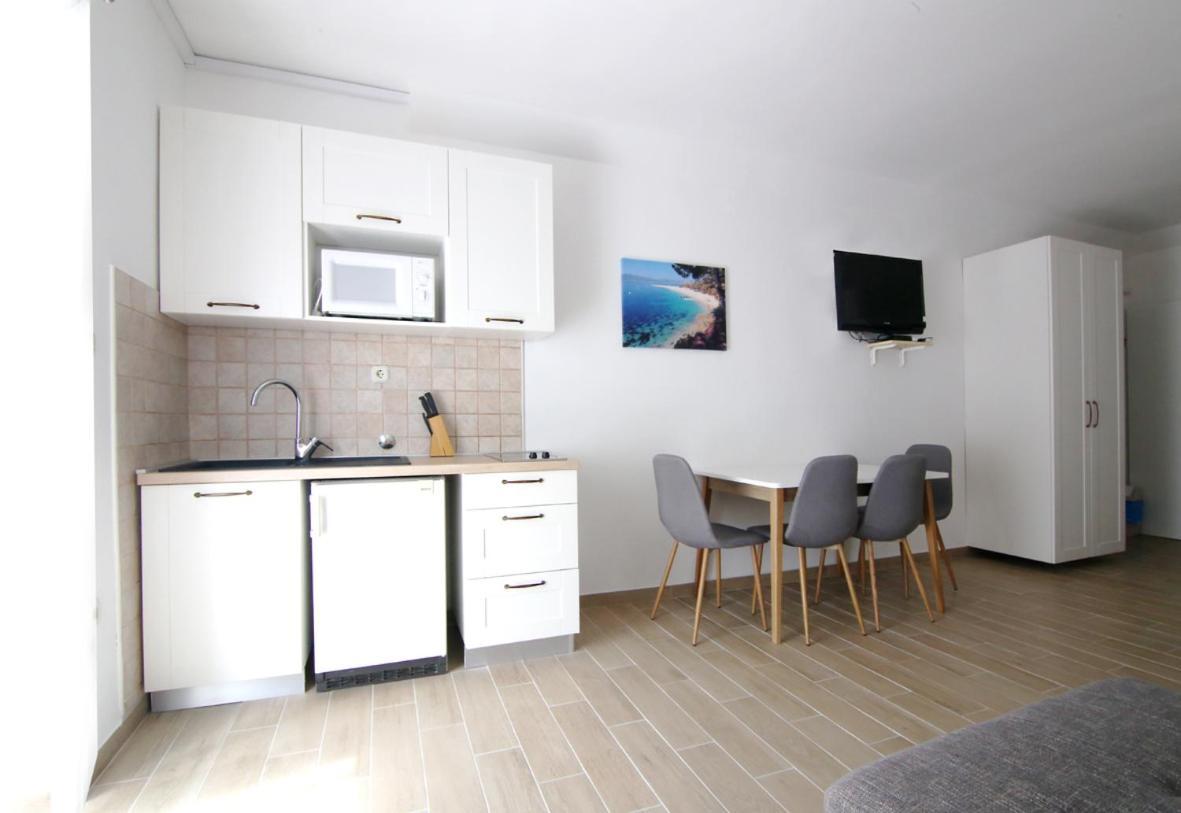 Villa Rajski Dvor 2 Bol Exteriör bild